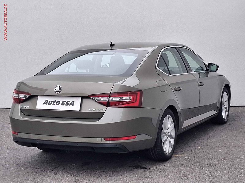 Škoda Superb (2016) 1.4TSI, 1.maj,ČR, Ambition - fotka 4 z 17
