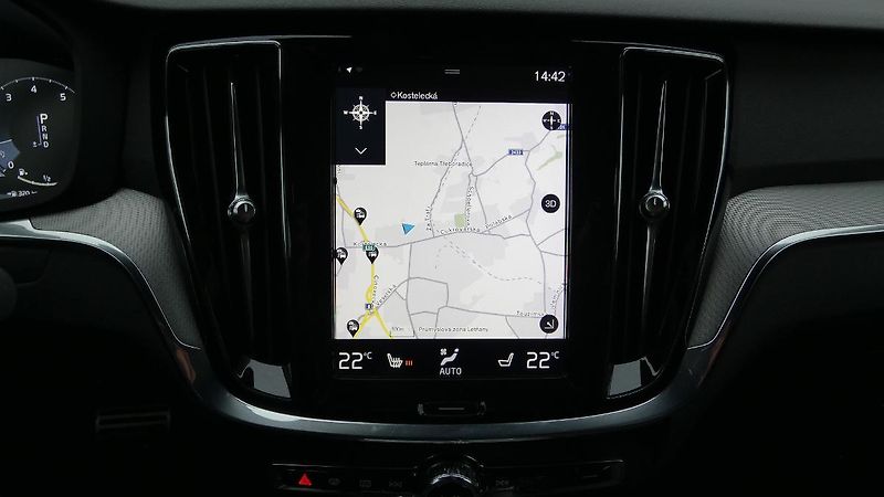 Volvo S60 T4 FWD R-Design - fotka 14 z 21