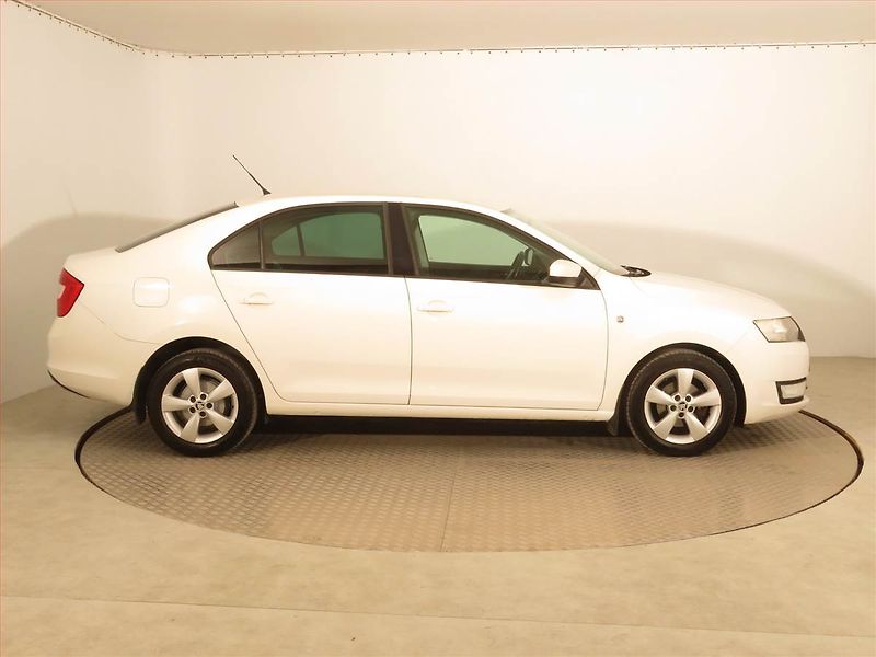 Škoda Rapid (2013) 1.2 TSI, Serv.kniha, Tempomat - fotka 6 z 15