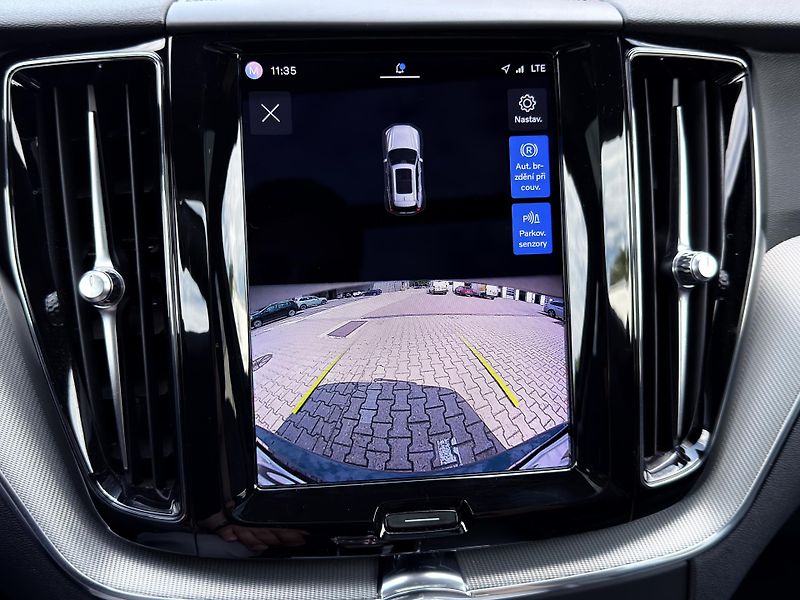 Volvo XC60 T8 AWD RECH.+sada zimních kol  - fotka 30 z 51