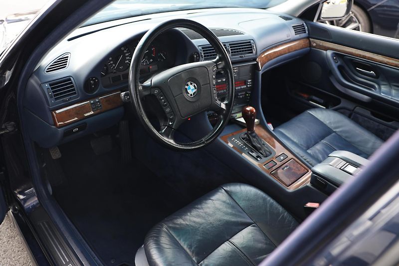 BMW Řada 7 (1996) BMW 730i - fotka 8 z 14