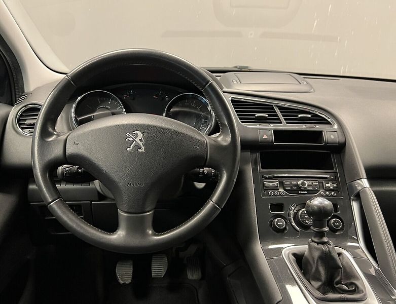 Peugeot 3008 ALLURE 1.2 PureTech - fotka 5 z 15