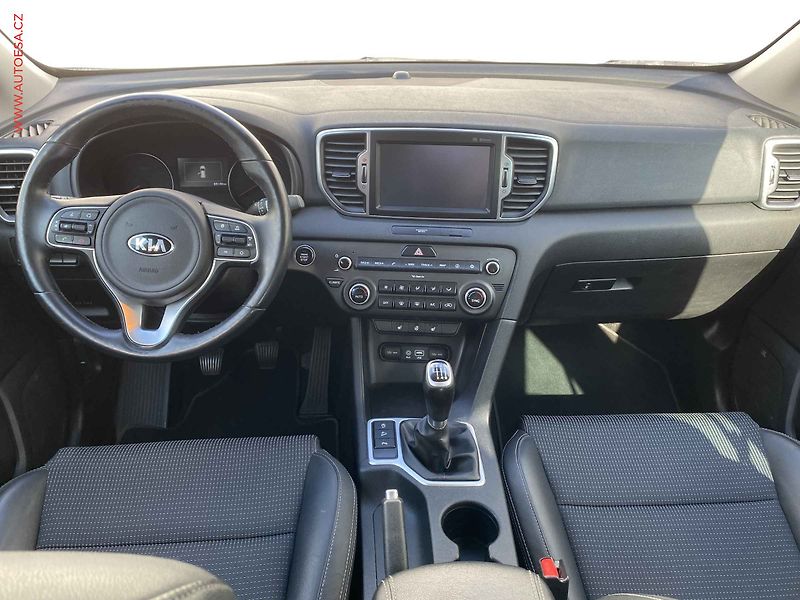 Kia Sportage (2017) 1.6 GDi, Spirit, navi - fotka 8 z 19