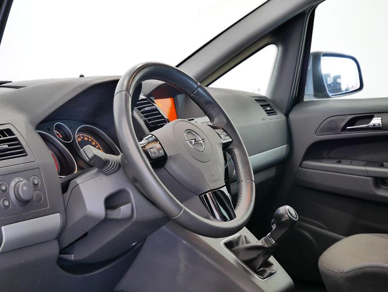 Opel Zafira - fotka 14 z 27
