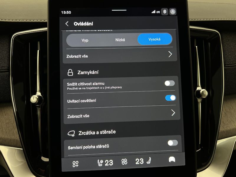 Volvo XC90 T8 AWD RECHARGE BRIGHT PLUS - fotka 45 z 56