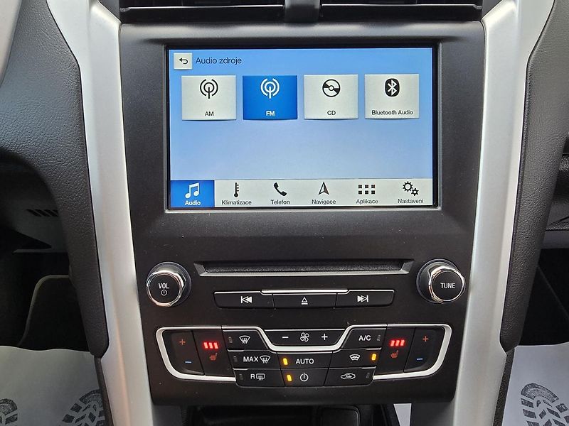 Ford Mondeo 2.0TDCi BUSINESS LED NAVI -DPH - fotka 22 z 28