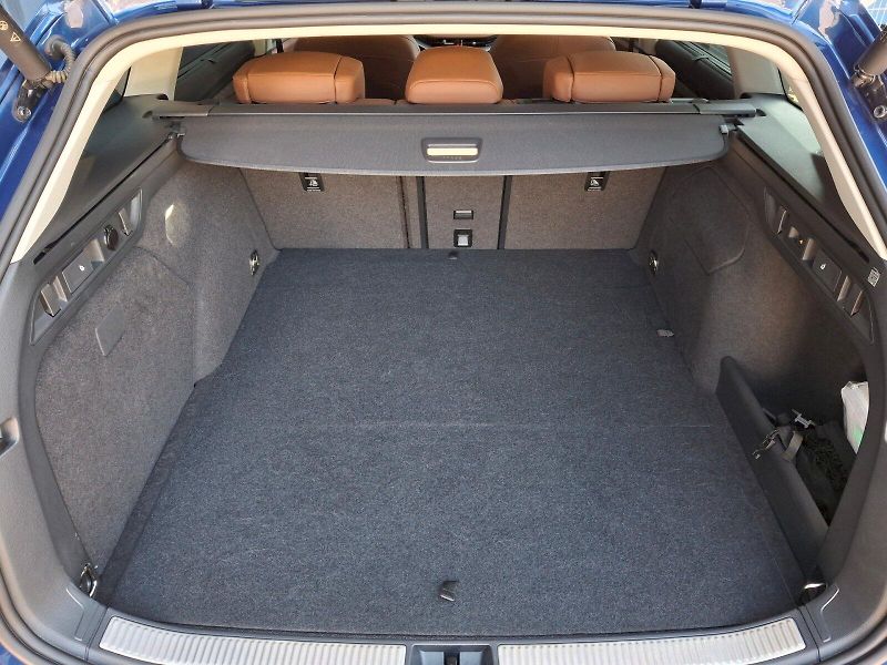 Škoda Superb (2025) Combi iV L&K DSG 1,5TSi 150kW - fotka 34 z 35