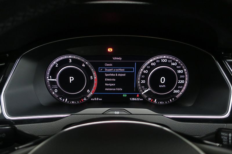 Volkswagen Passat Variant (2017) 2.0 TDI 176kW 4M. DSG Alltrack - fotka 16 z 50