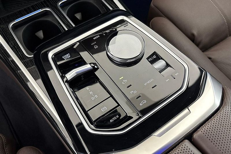 BMW i7 xDrive60 - fotka 16 z 28