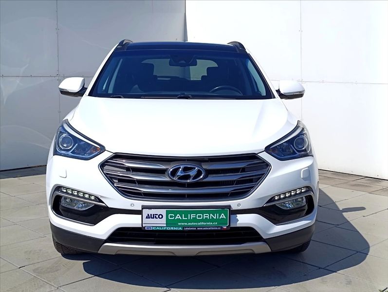 Hyundai Santa Fe 2,2 CRDi 4x4 Aut., Navi Kamera - fotka 3 z 45