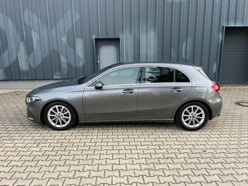 Mercedes-Benz Třídy A 220 4MATIC Progressive Line - fotka 2 z 15