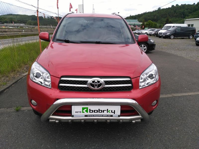 Toyota RAV4 2,2 D-4D - fotka 29 z 31