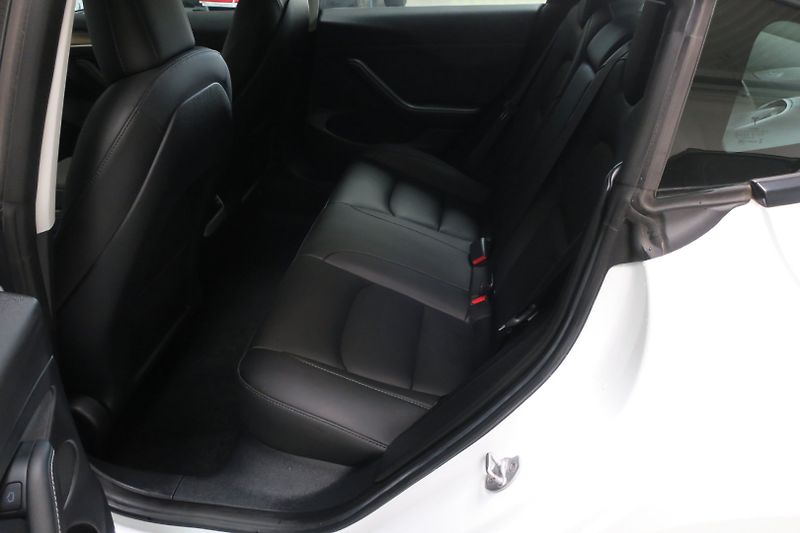 Tesla Model 3 (2023) Long Range Dual Motor SOH 97% - fotka 40 z 47