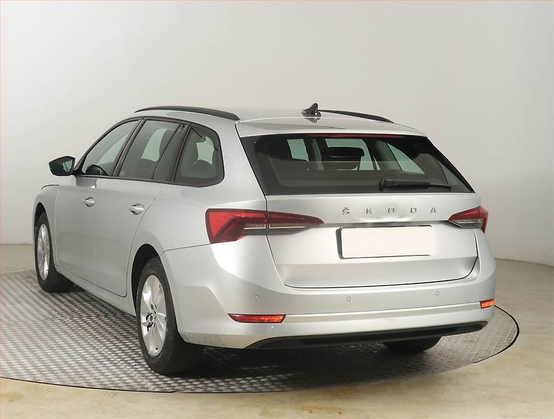 Škoda Octavia (2022) Ambition 2.0 TDI, ČR,1.maj - fotka 4 z 22