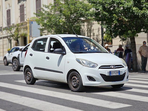 Levné verze malých hatchbacků bodují u českých řidičů díky vyššímu podvozku a moderním asistenčním systémům, které dnes tvoří standardní součást základní výbavy., zdroj: Damian B Oh/Wikimedia CC BY 4.0