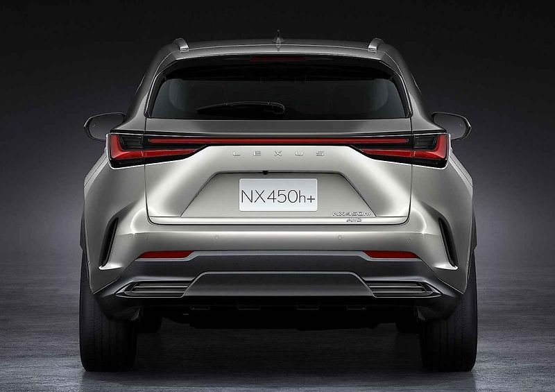 Lexus NX během testovací jízdy