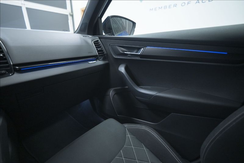 Škoda Karoq 2,0 TDI DSG 4x4 SPORTLINE ČR - fotka 28 z 41
