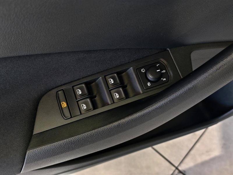 Škoda Kamiq 1.5 TSi 110kW KAMERA, PANORAMA - fotka 20 z 22