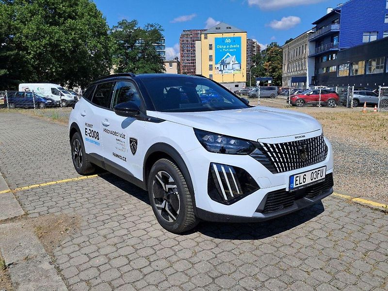 Peugeot 2008 GT Elektromotor 115 kW (Bateri - fotka 3 z 16
