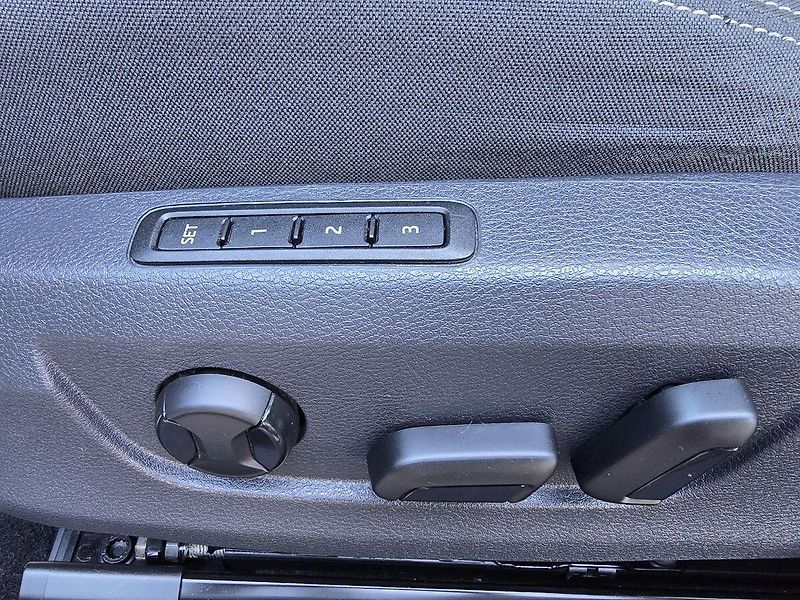 Škoda Superb 200kW 4x4 DSG STYLE DPH - fotka 20 z 45