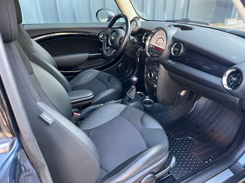 Mini Cooper 1,6 i / 90 kW / Horizon Blue  - fotka 13 z 15