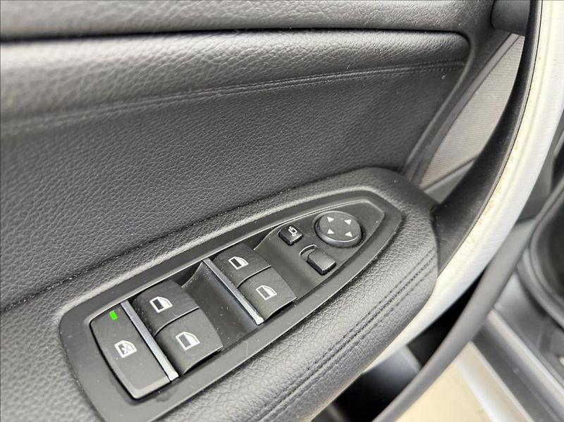 BMW Řada 1 3,0 i, M140i xDrive,Shadow,400 - fotka 28 z 41