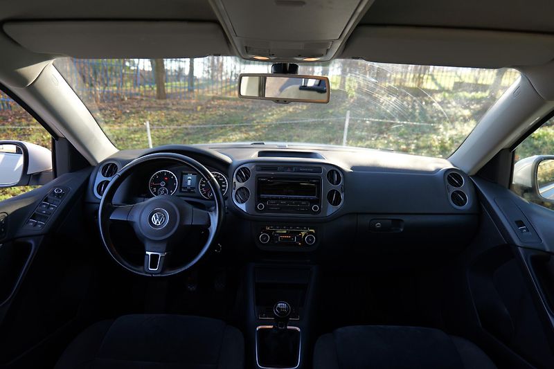 Volkswagen Tiguan TDI 4MOTION Bi-Xenon Alcantara - fotka 17 z 31