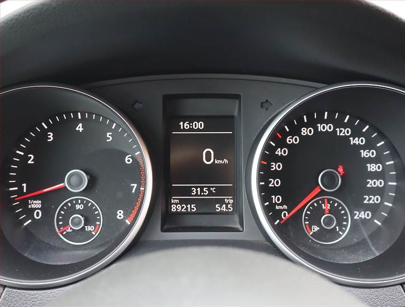 Volkswagen Golf (2012) 1.2 TSI, Park. senzory - fotka 11 z 15