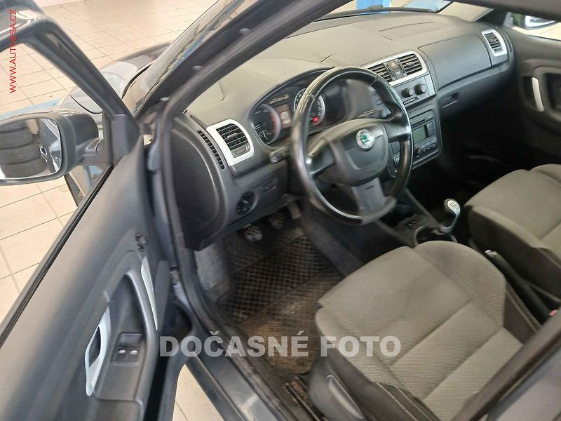 Škoda Fabia (2010) 1.9 TDi, Ambiente, AC - fotka 3 z 3
