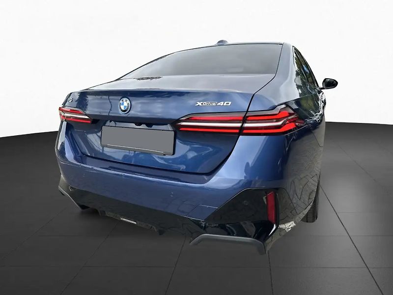BMW i5 xDrive40 M-Sport HuD 360 Venti - fotka 4 z 10