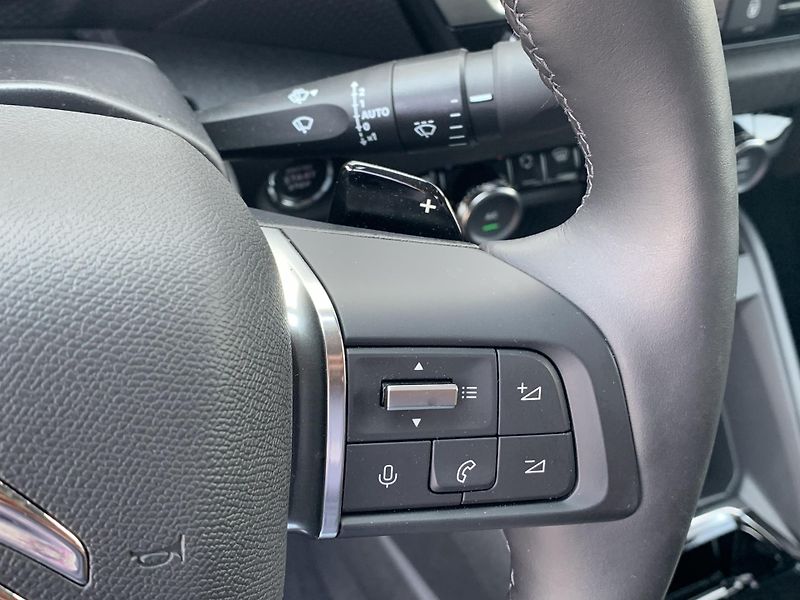 Citroën C4 X SHINE 1.2 PureTech - fotka 19 z 30