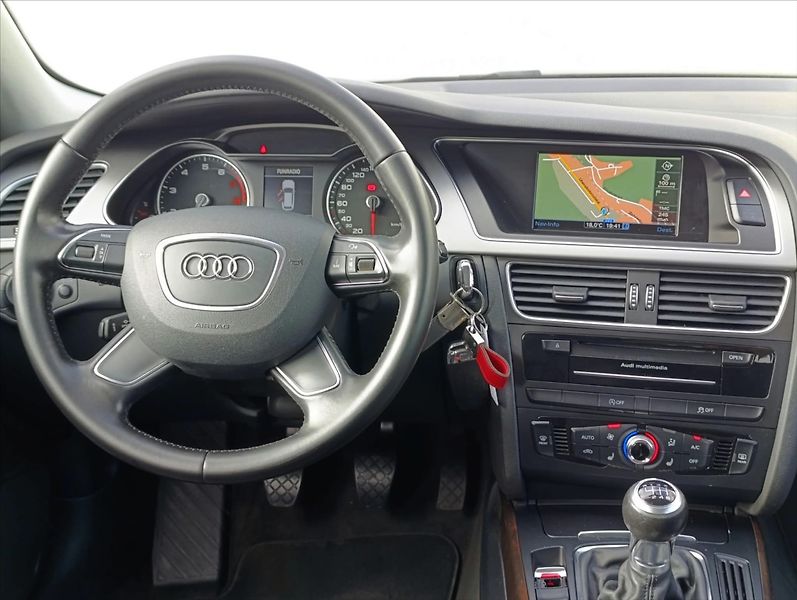 Audi A4 1,8 TFSi Quattro Navi Tempomat - fotka 16 z 34