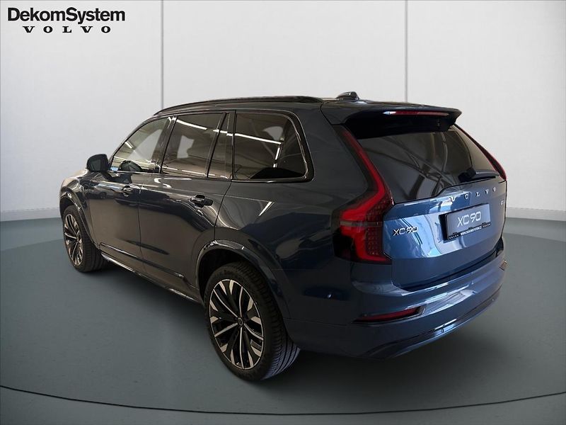 Volvo XC90 (2026) B5 Ultra Dark 2469 - fotka 4 z 14