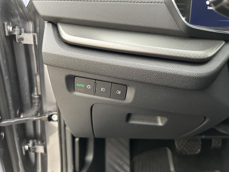 Škoda Octavia 1.0 TSI Ambiente plus - fotka 13 z 23