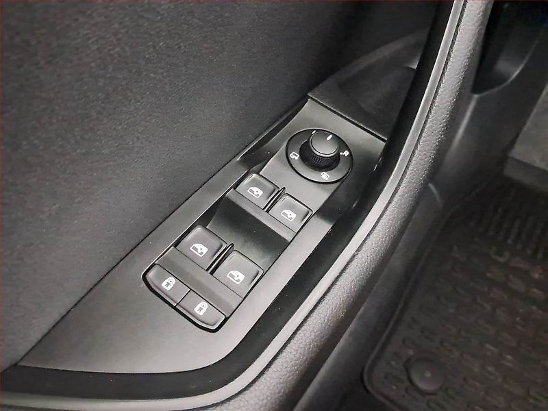 Škoda Superb (2021) 2.0 TDI, Automat, ČR,1.maj - fotka 19 z 25