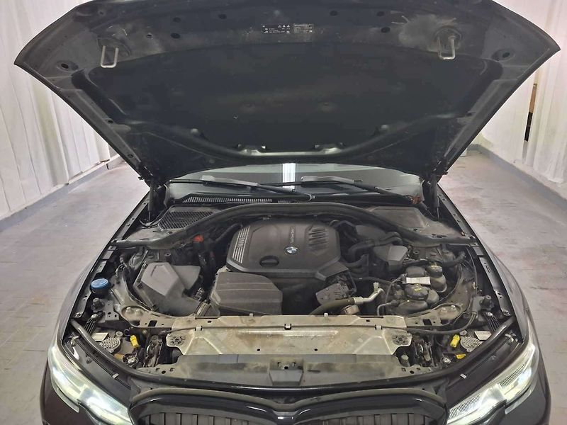 BMW Řada 3 320d xDrive AT Touring - fotka 81 z 83