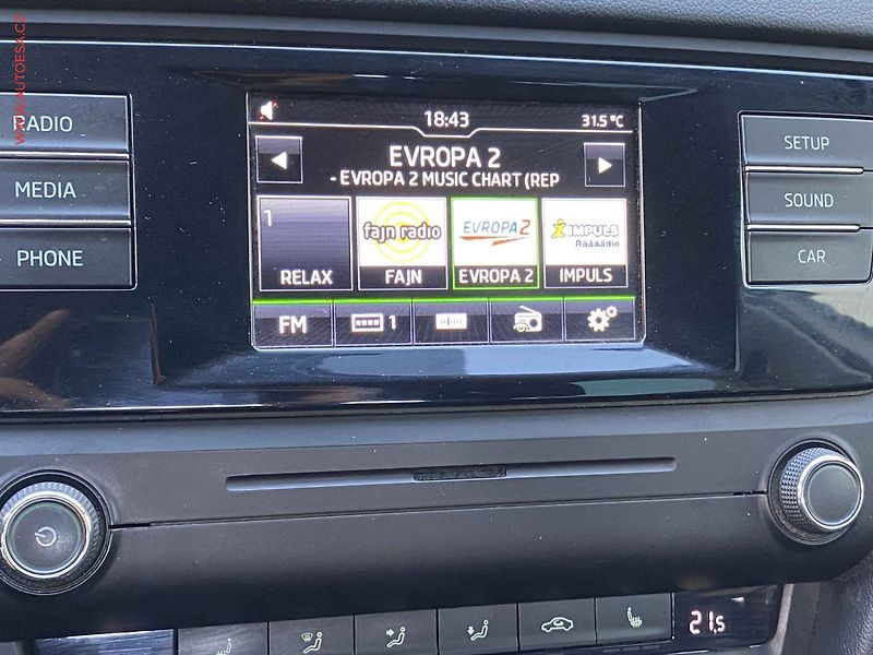 Škoda Octavia (2016) 1.6 TDi, ČR, Style, park - fotka 15 z 18