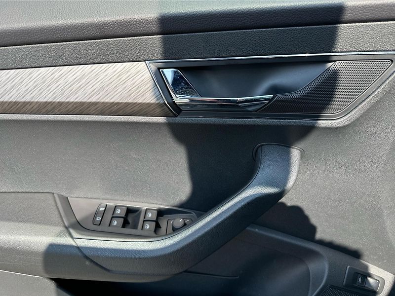 Škoda Karoq 1,5 TSI / 110 kW Top Selection - fotka 20 z 24