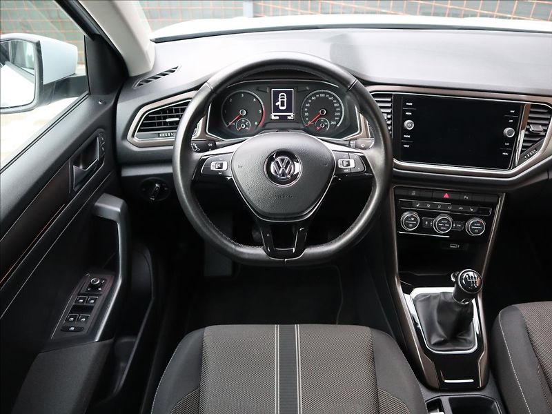 Volkswagen T-Roc 1,6 TDi Style LED Webasto Asis - fotka 9 z 39