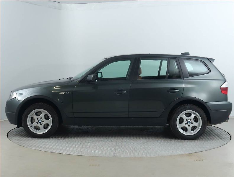 BMW X3 (2008) 2.0d, 4X4, Park. senzory - fotka 3 z 15