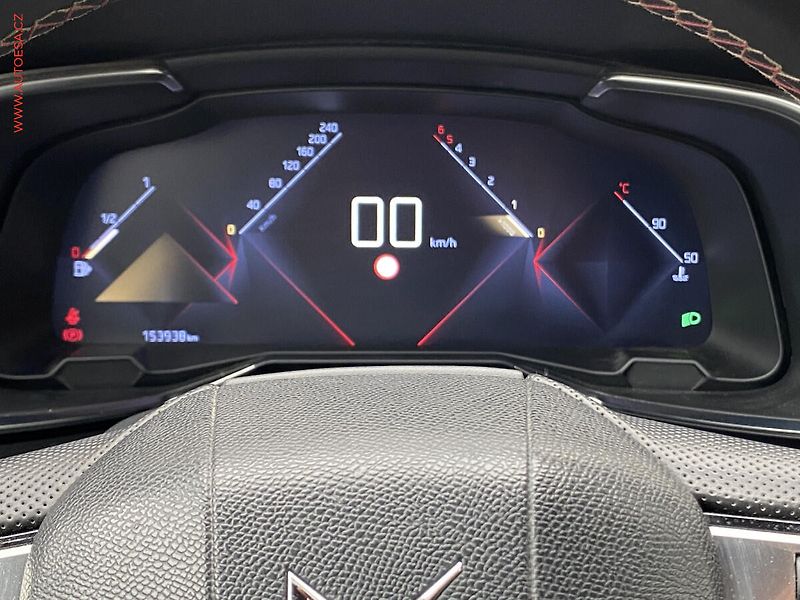 DS Automobiles DS7 Crossback (2019) 1.5 HDi, AC, LED, navi - fotka 13 z 18