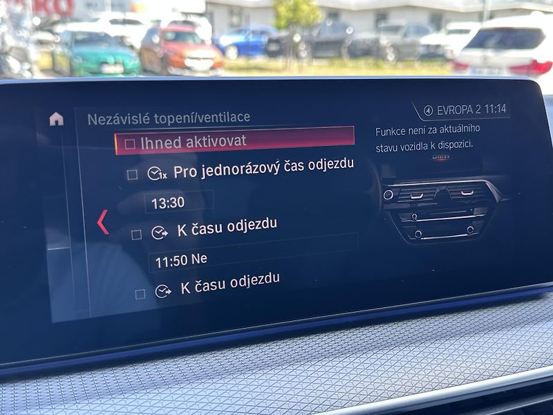 BMW Řada 5 530d xDrive Touring M-Sport - fotka 22 z 28