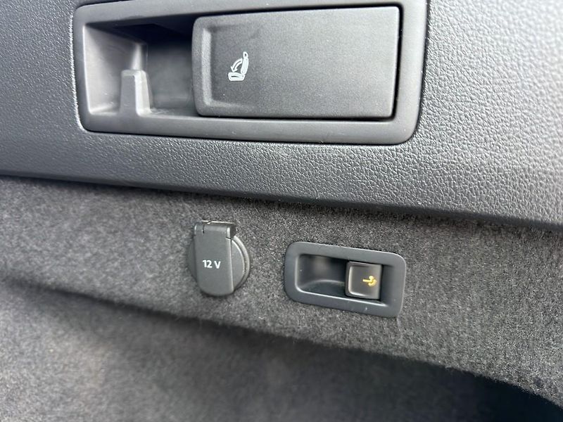 Volkswagen Passat 2.0 TDI 110 kW 4x4 navigace - fotka 19 z 24