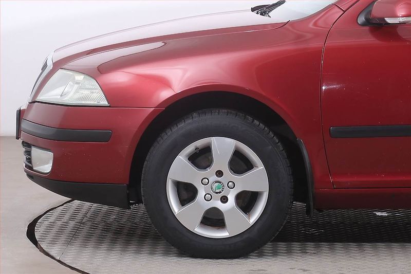 Škoda Octavia (2004) 1.6, Serv.kniha, nová STK - fotka 14 z 14