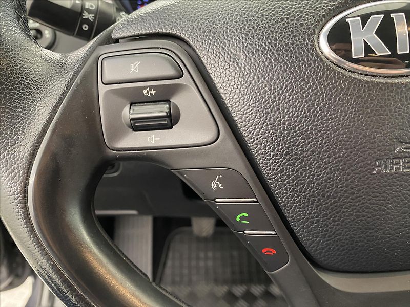 Kia Ceed 1,4 CVVT 73 kW Klima 1. maj.ČR - fotka 14 z 24