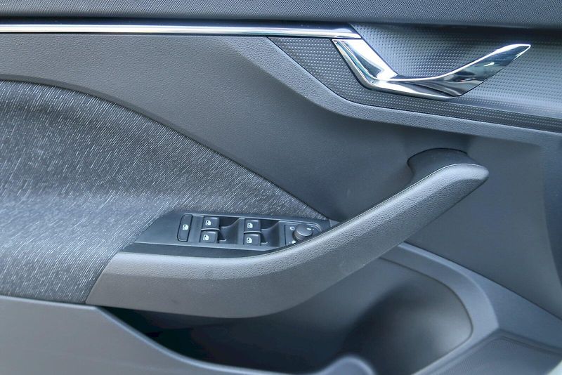 Škoda Kamiq (2023) Style 1,0 TSi/81 kW - fotka 15 z 33