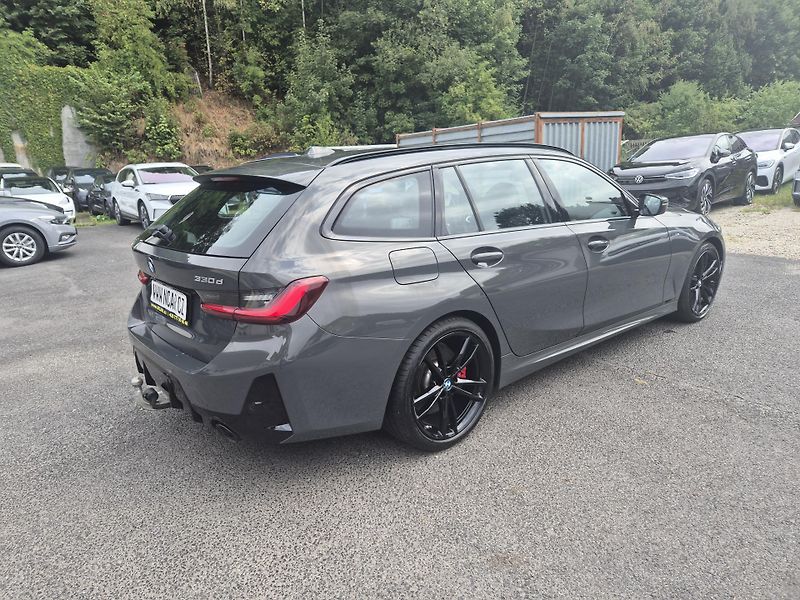BMW Řada 3 TOURING 330D M SPORT 210kw 19A - fotka 5 z 50