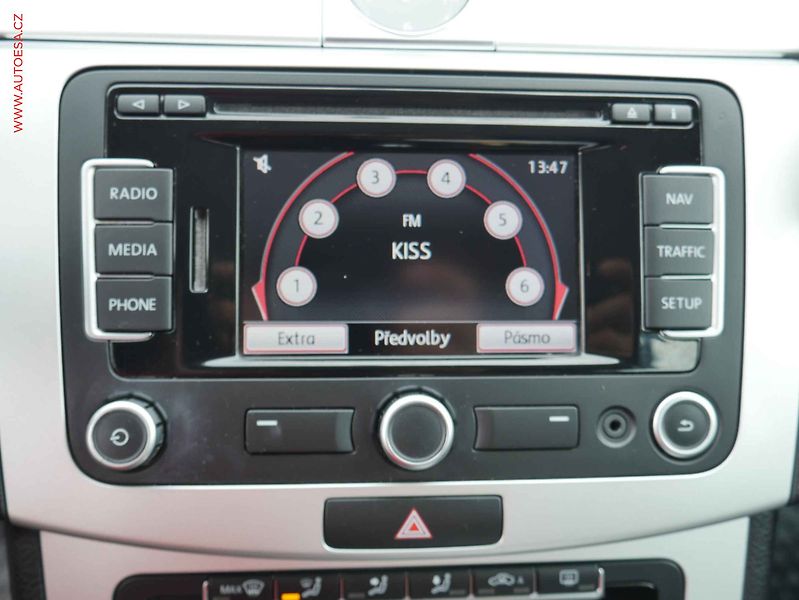 Volkswagen Passat (2011) 1.4TSi, AC, tempo, navi - fotka 11 z 13