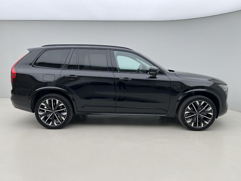 Volvo XC90 (2026) B5 AWD DARK PLUS - fotka 13 z 43