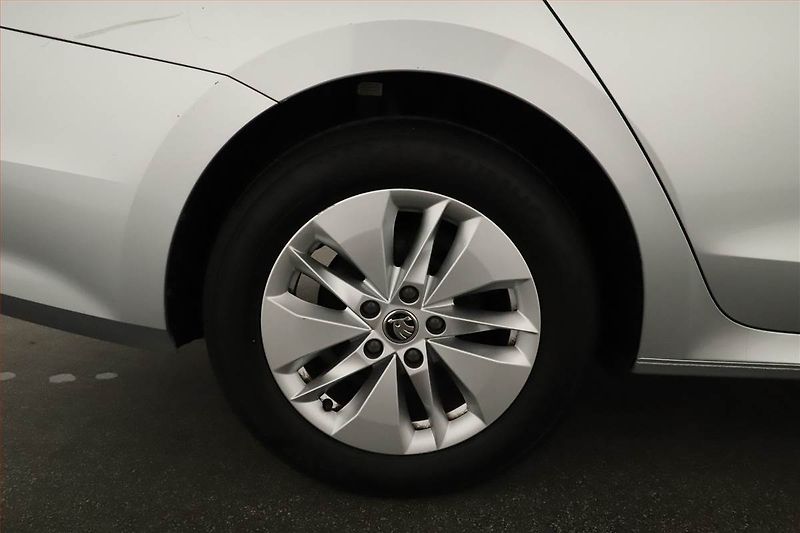 Škoda Octavia (2023) Ambition 2.0 TDI, ČR,1.maj - fotka 11 z 15